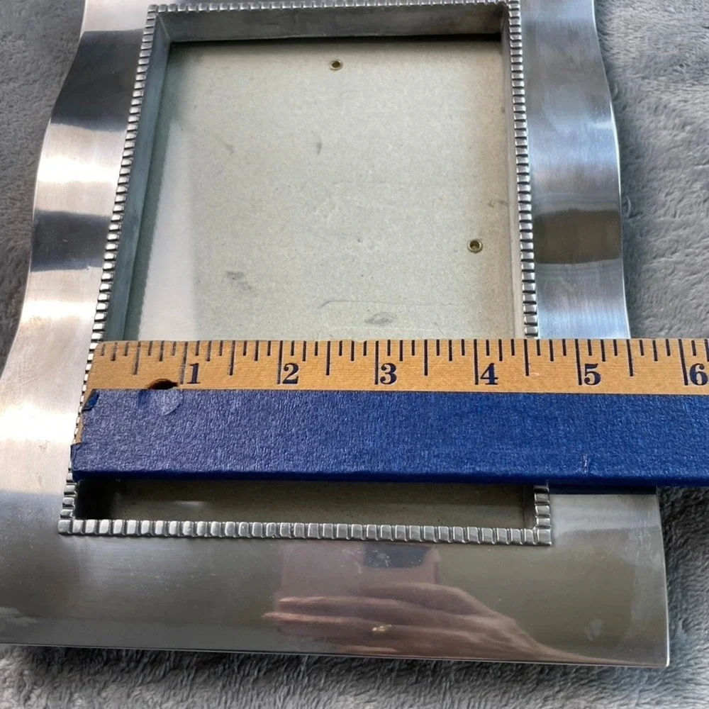 Brushed Silver Metal Wave Picture Frame 4x6 Beaded Border Modern Tabletop Decor